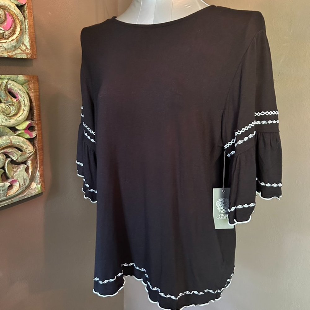 VINCE CAMUTO Black Embroidered Top - size L - NWT